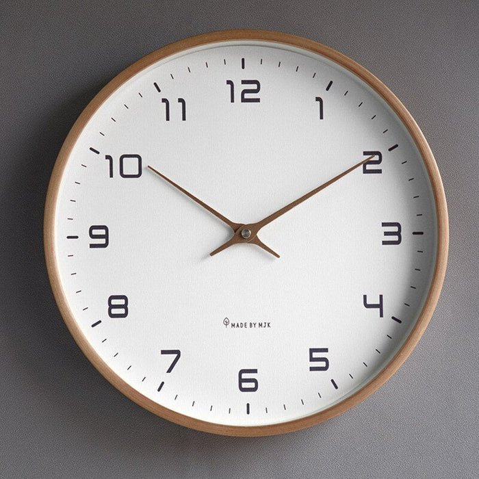 Nordische Holzwanduhr