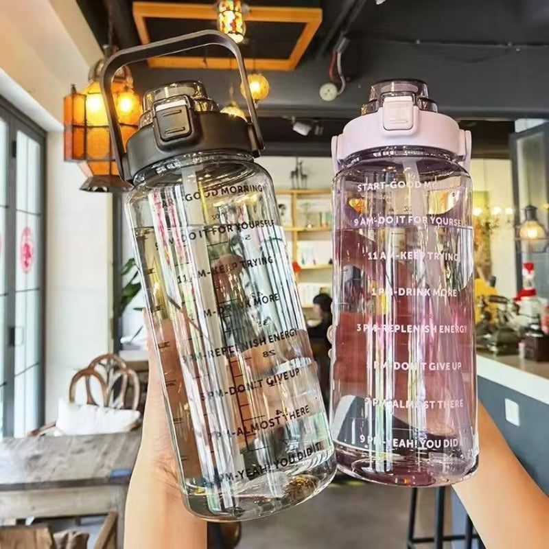 Tragbare 2-Liter-Wasserflasche mit Strohhalm und Zeitanzeige