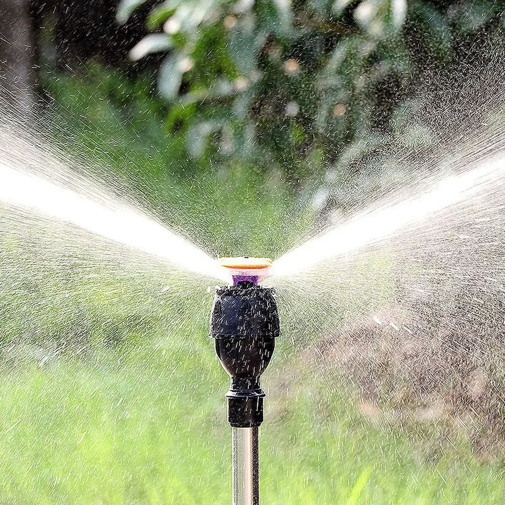 Rotierender Gartensprinkler mit Stativ