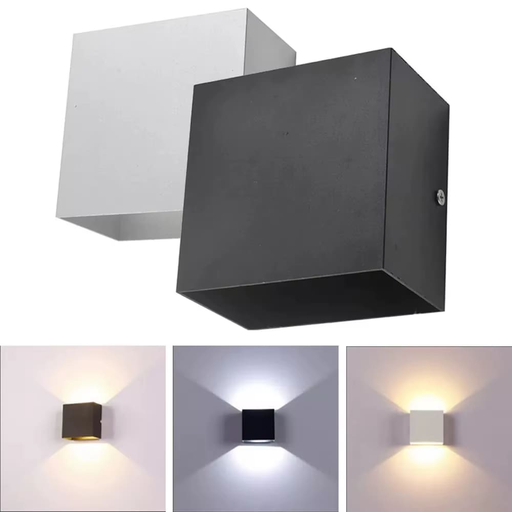 Moderne LED-Wandleuchte im Kubus-Design